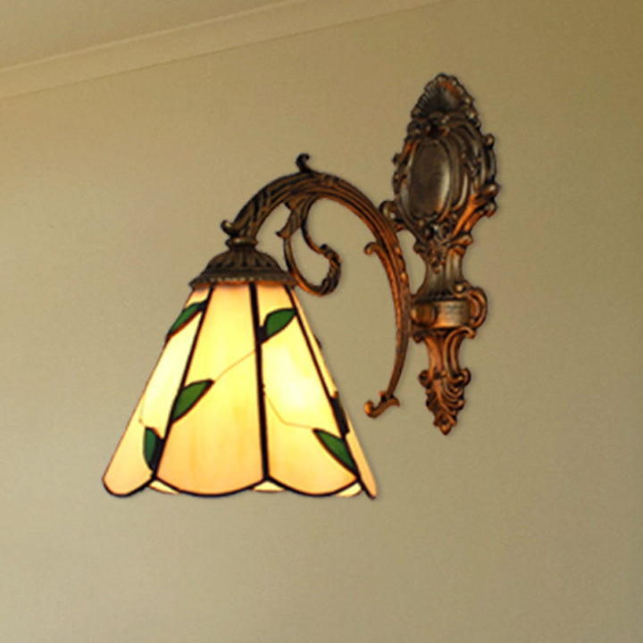 Zenthra | Bladeren Corridor Wandlamp met Gegraveerde Basisglas 1 Licht Tiffany Wandlamp in Beige