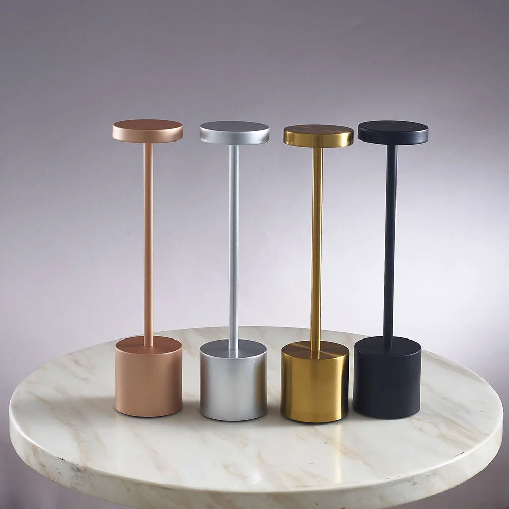 Zenthra Dimbare Tafel Lamp - Oplaadbare Tafellamp op Batterijen in Zwart en Goud met 3 Kleuren en Stepless Dimming