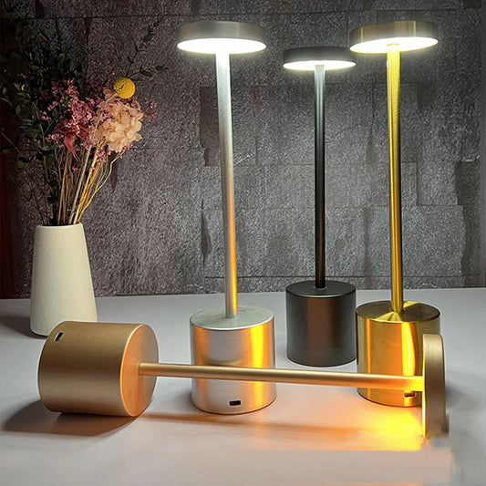 Zenthra Dimbare Tafel Lamp - Oplaadbare Tafellamp op Batterijen in Zwart en Goud met 3 Kleuren en Stepless Dimming