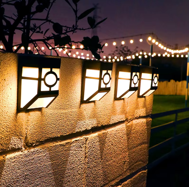 Duurzame Buitenlamp Zonne-energie met Sensor - Stijlvolle Wandlamp Buiten voor Tuin en Terras 0