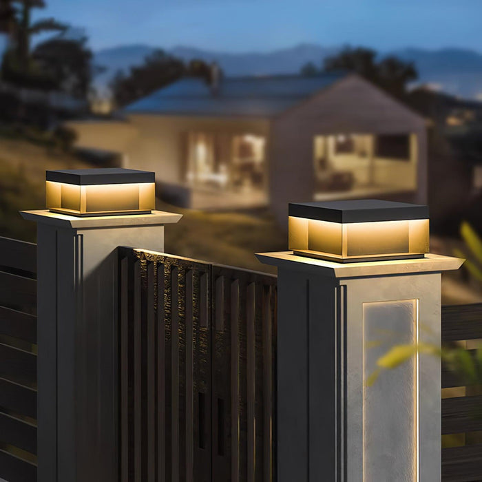 Moderne Buitenlamp Zwart met Zonne-energie - Stijlvolle Solar Wandlamp voor Buitenruimte 0