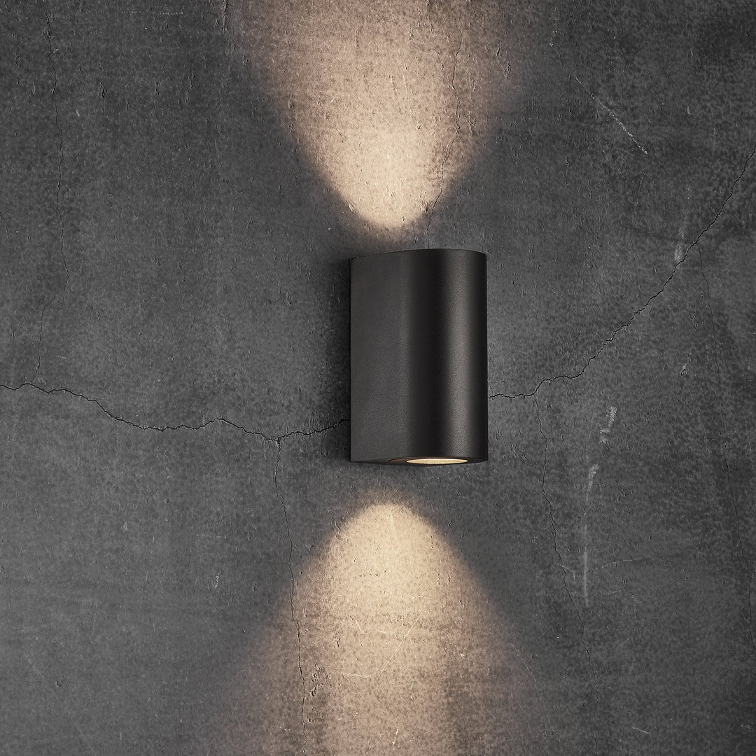 Ontdek de Elegantie van de Zenthra Canto Maxi 2 Buiten wandlamp