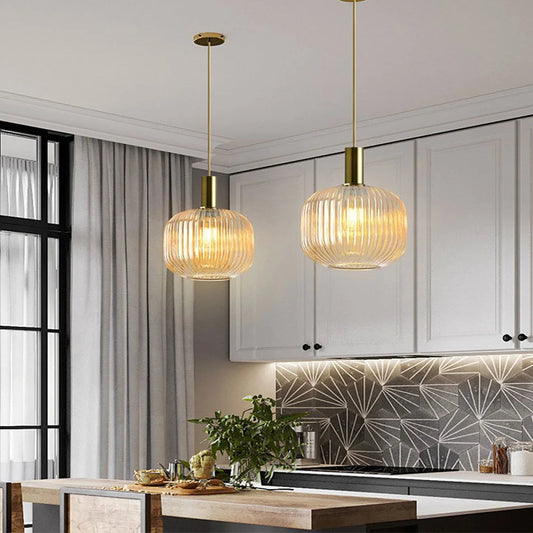 Zenthra Hanglamp van Glas - Amber Eetkamer Lamp met Gouden en Zwarte Accenten