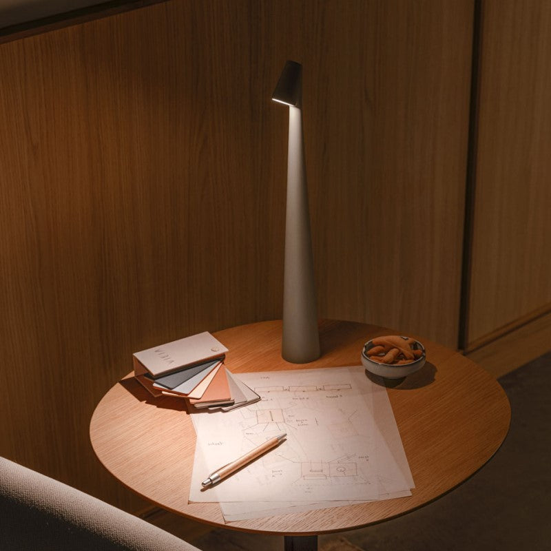 Zenthra Staande Lamp - Dimbare LED Verlichting, Minimalistisch Ontwerp, Perfect voor Elk Interieur 10