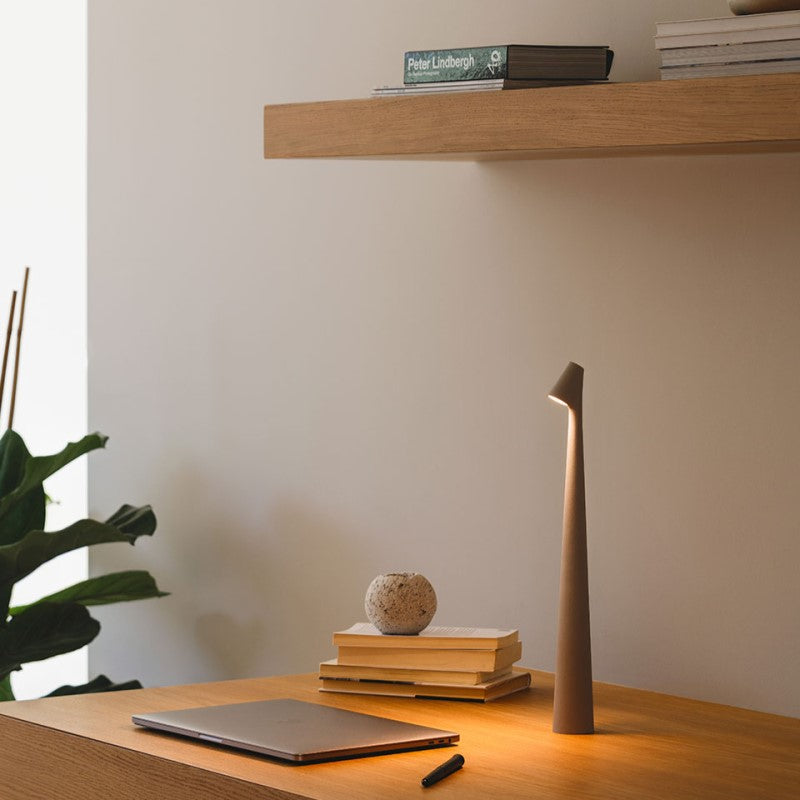 Zenthra Staande Lamp - Dimbare LED Verlichting, Minimalistisch Ontwerp, Perfect voor Elk Interieur 6